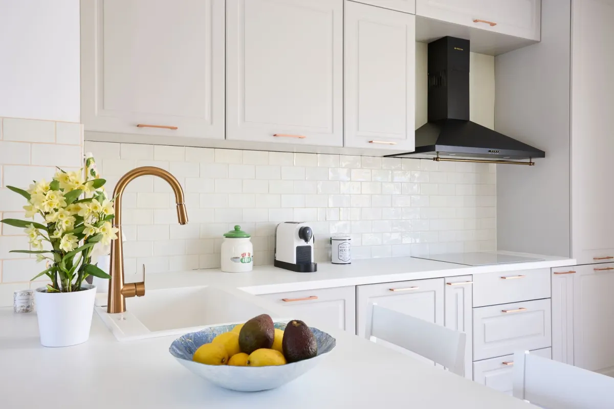Bucătărie modern shaker — Alb crem și cupru — Bucătărie la comandă Vera Cucina, imagine 10