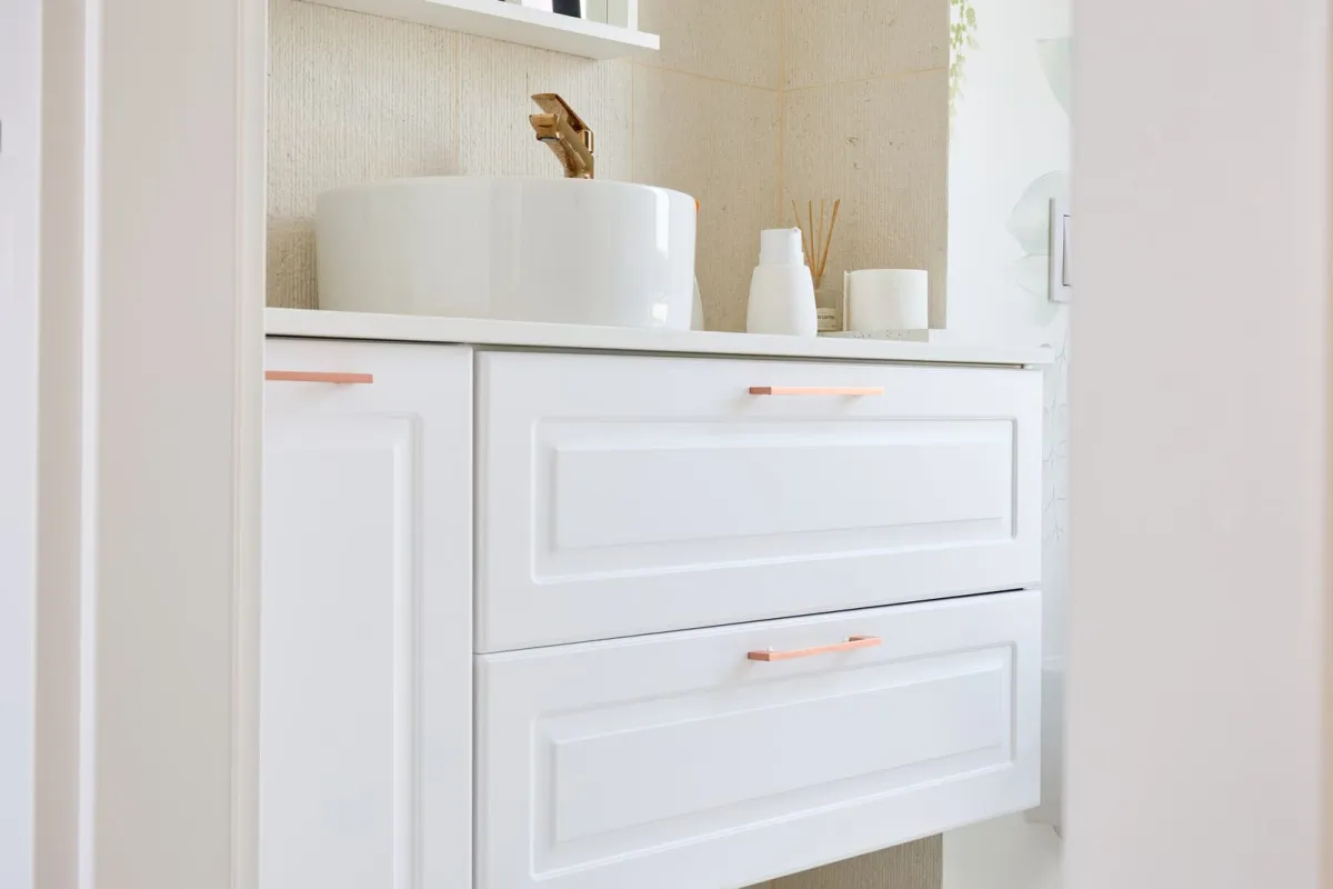 Bucătărie modern shaker — Alb crem și cupru — Bucătărie la comandă Vera Cucina, imagine 13
